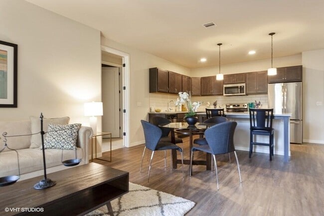 Building Photo - 1465 Underwood Ave