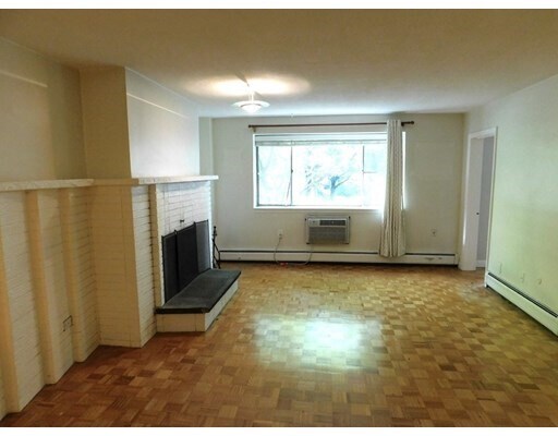 Building Photo - 10 Chauncy St