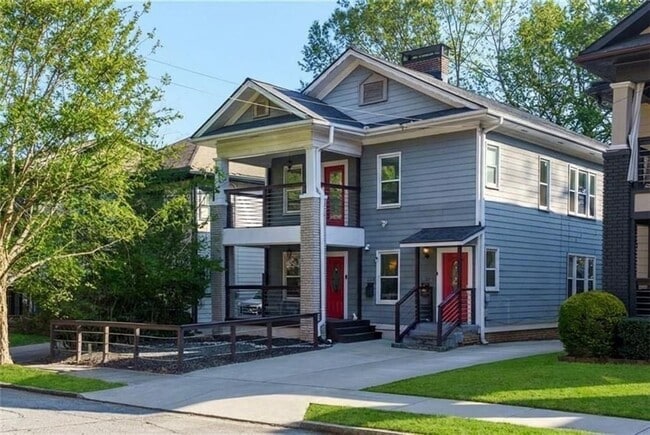 Building Photo - 287 MacKenzie Dr NE