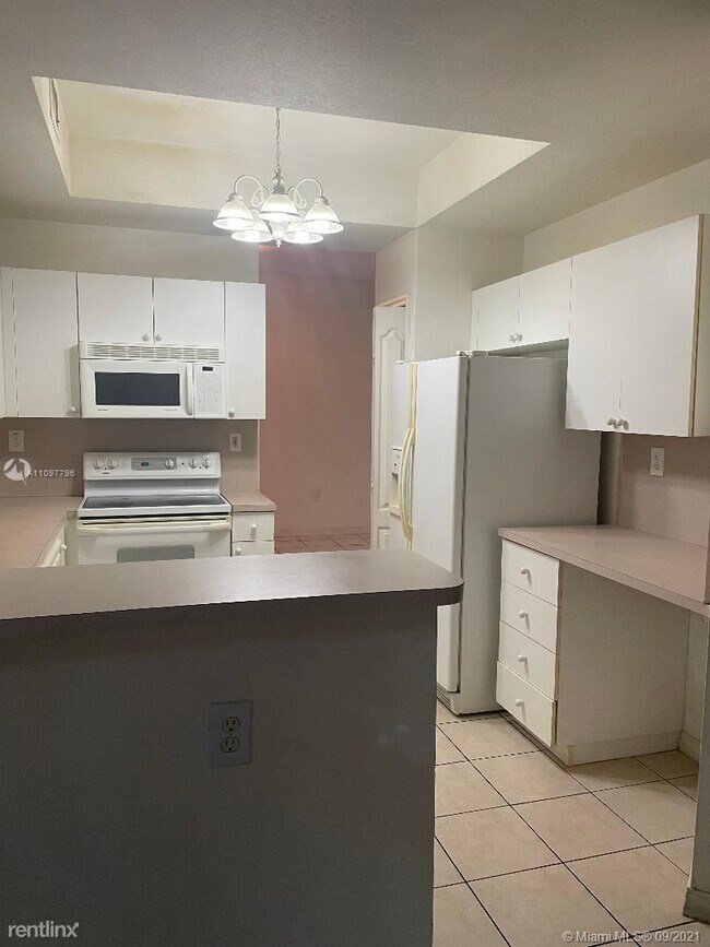 Foto del edificio - 9014 W Flagler St