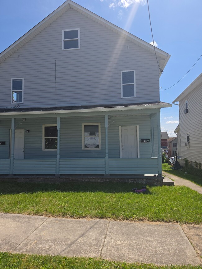Building Photo - 139 Spring St