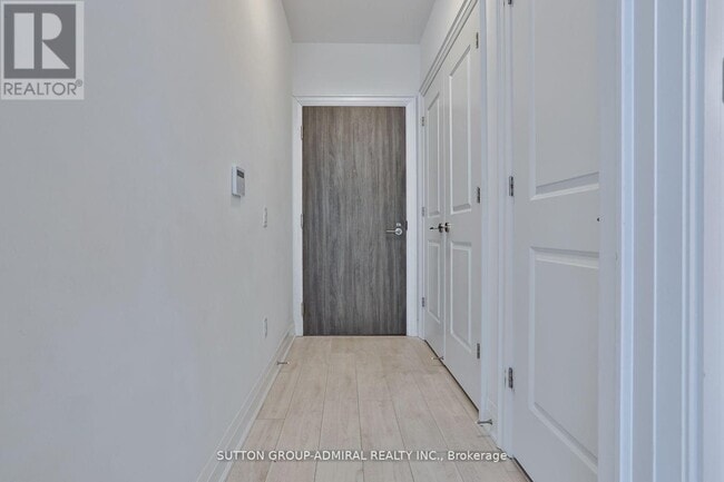 Building Photo - 20 Gatineau Dr