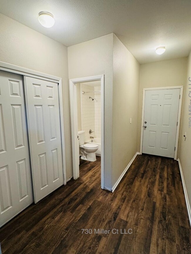 Building Photo - 730 Miller Ct