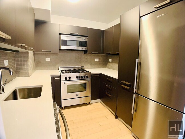 Building Photo - East 39th Street