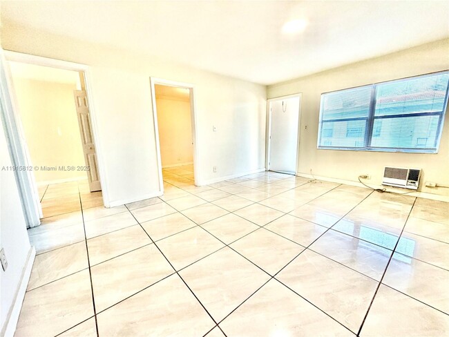 Foto del edificio - 2571 NW 13th Ct