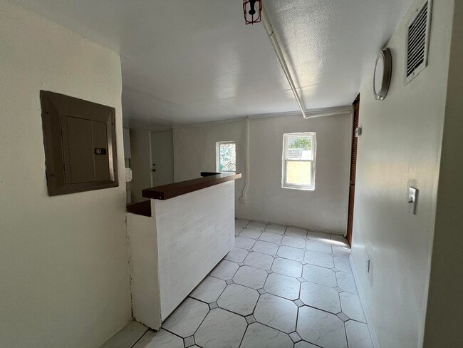 Building Photo - 4211 Parker Ave