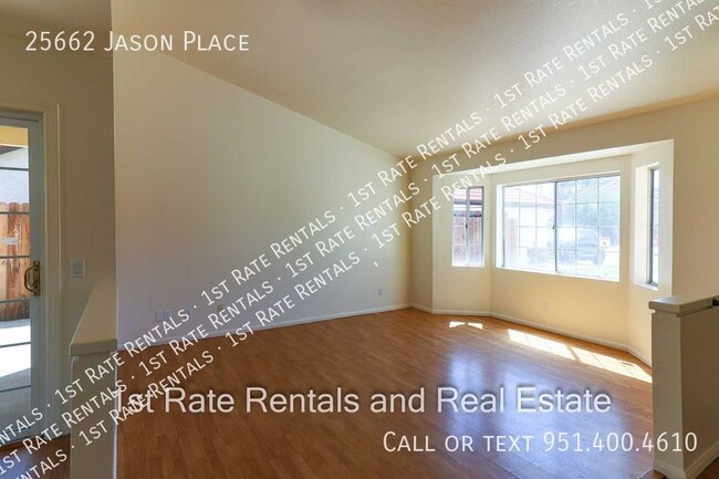 Foto del edificio - Super clean four bedroom!