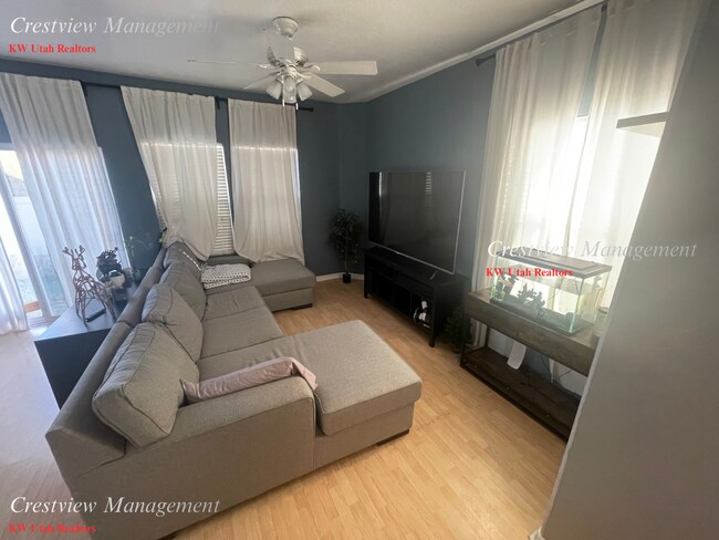 Foto del edificio - Beautiful 3-Bedroom Home in Daisyfield – Your Next Home Awaits