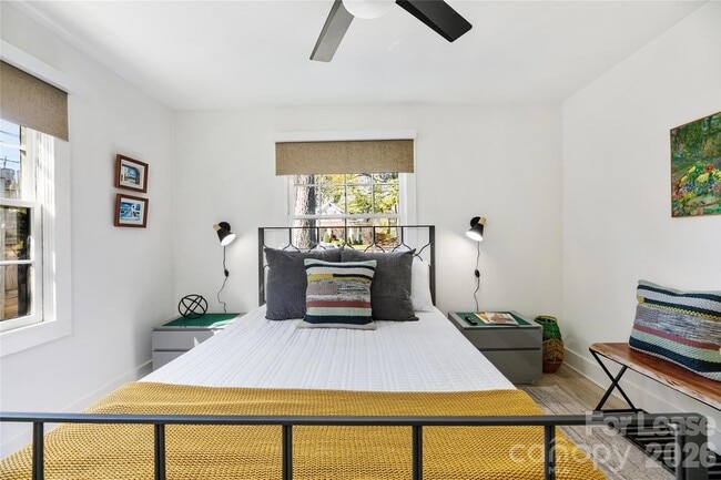 Building Photo - 1901 S Mint St