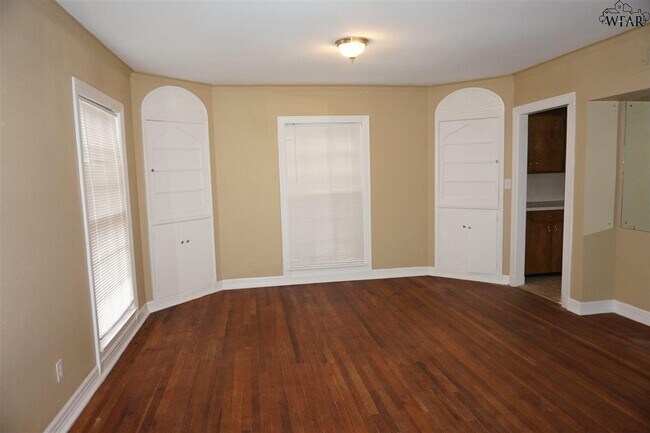 Building Photo - 2013 W Wenonah Blvd