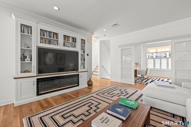 Building Photo - 35 Moorland Dr