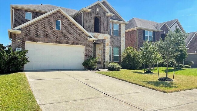 Foto del edificio - 3303 Fairmont Hills Ln