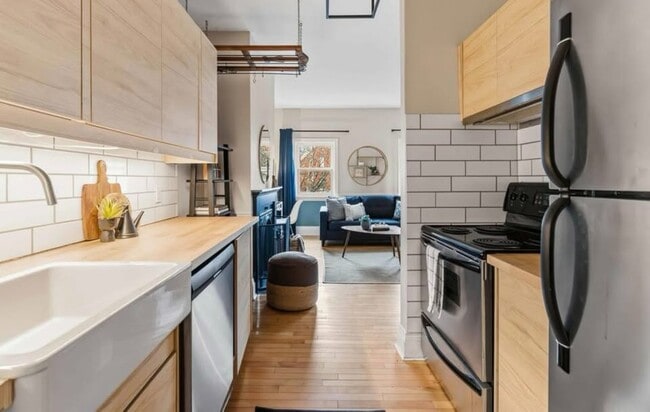 Building Photo - 5393 Victoria Rd