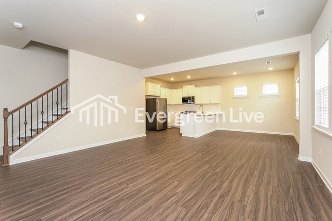 Building Photo - 5567 Hydrangea St