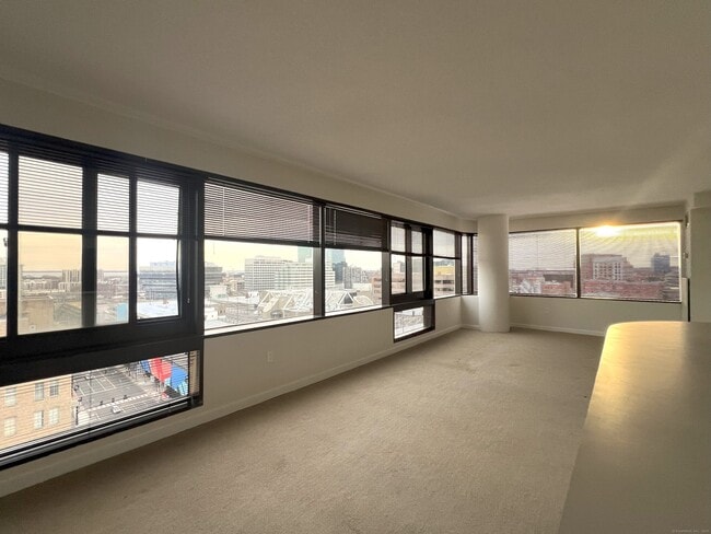 Foto del edificio - 127 Greyrock Pl
