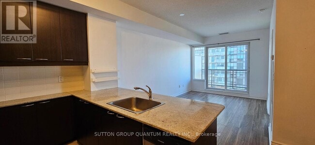 Building Photo - 385 Prince of Wales Dr