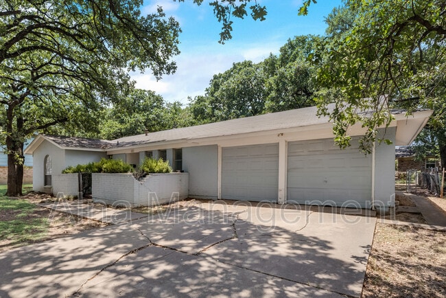 Building Photo - 6500 Melinda Dr