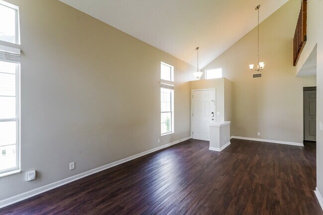 Building Photo - 1052 Mulberry Way