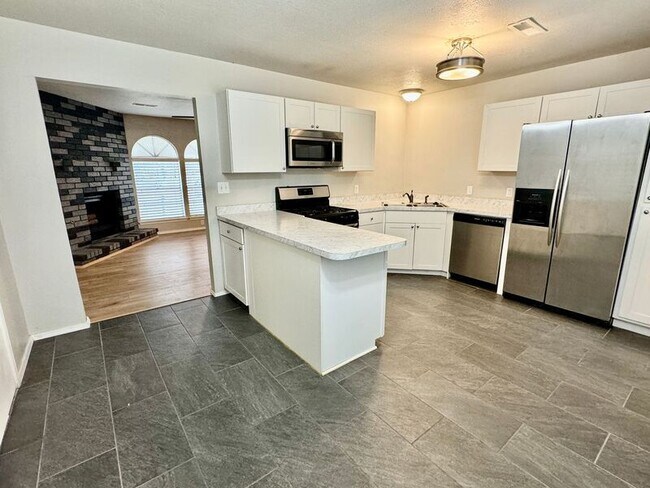 Building Photo - 4329 S Ash Ave