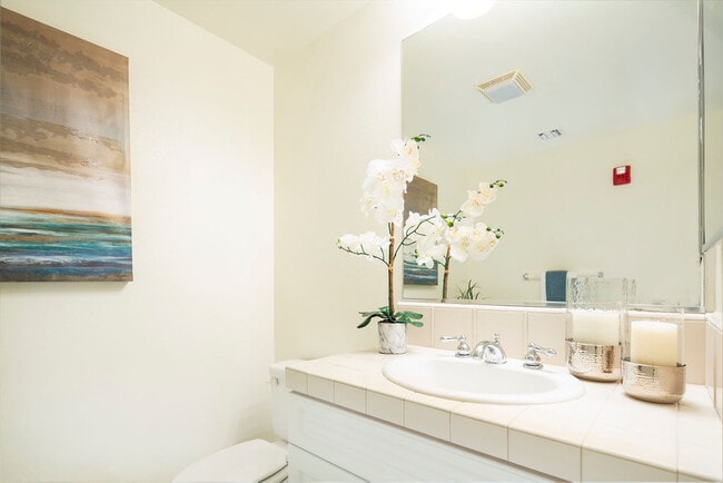 Building Photo - 12975 Agustin Pl