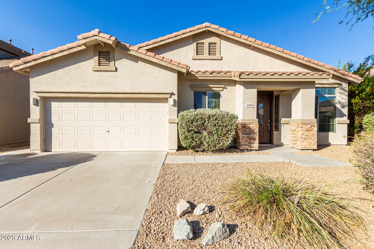 Primary Photo - 2410 W Apache Rain Rd