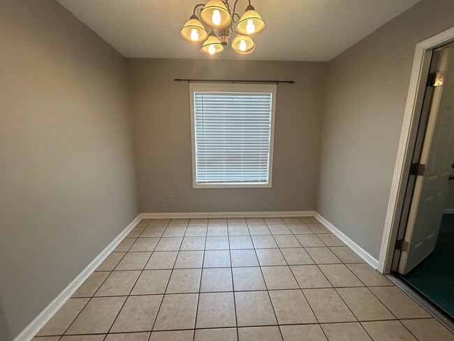 Building Photo - 70 Morning Dr