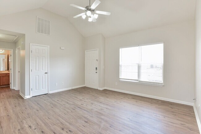Foto del edificio - 154 Dreville Dr