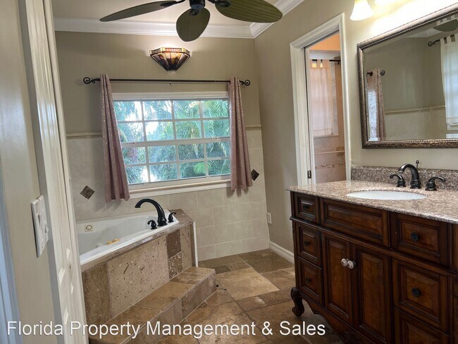 Building Photo - 4 br, 3 bath House - 675  West Tropical Way,