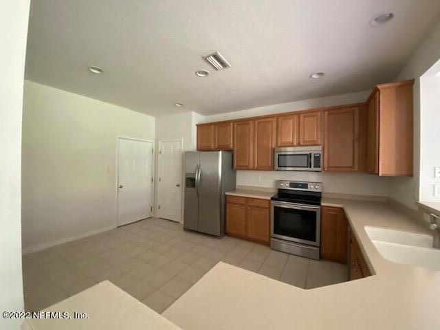Building Photo - 11177 Castlemain Cir W