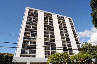 Building Photo - 1541 Dominis St