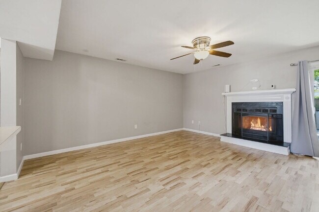 Building Photo - 5475 Davis Way
