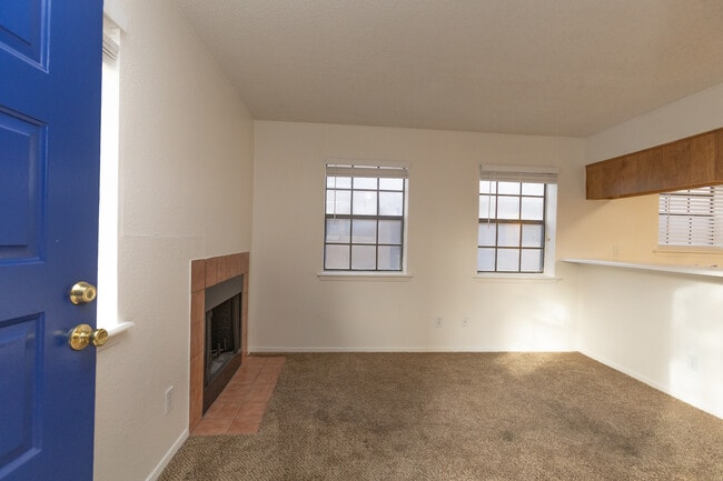 Building Photo - La Mesa Pearl