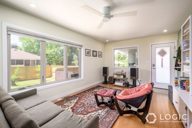 Building Photo - Beautiful Home in Excellent Location!