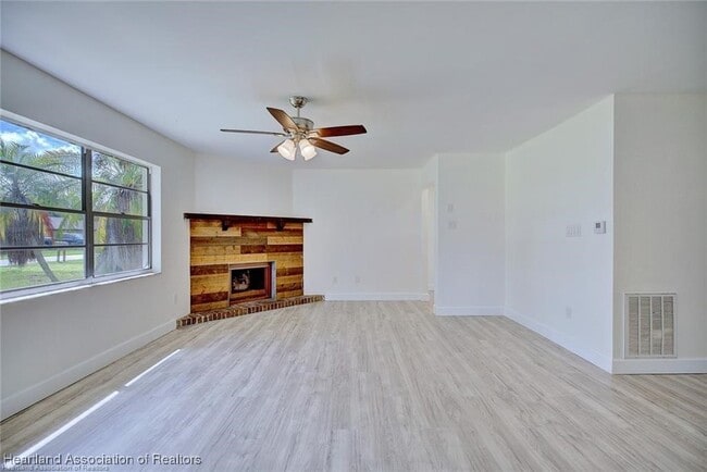 Building Photo - 4621 Starfish Ave