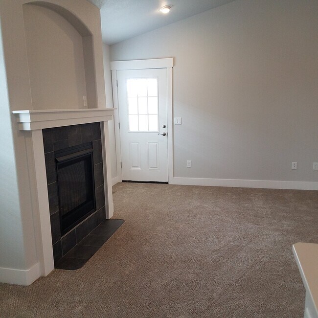 Door to side covered patio - 448 Trailcrest Ct