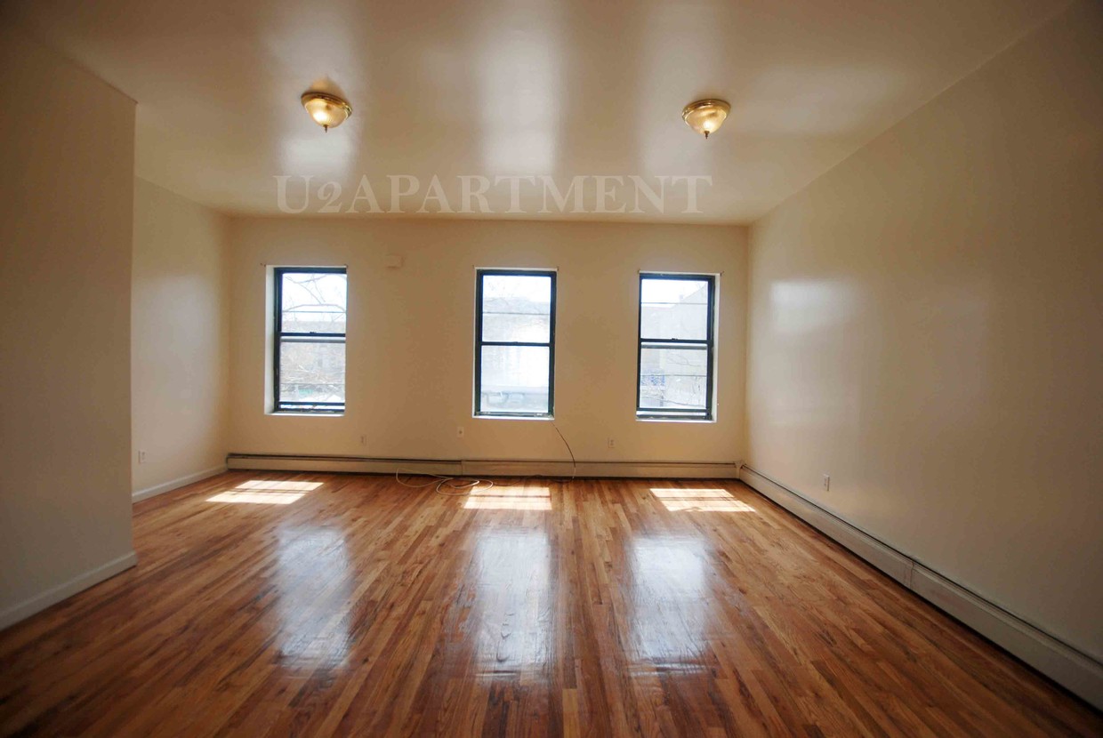 Foto principal - 620 Gates Ave