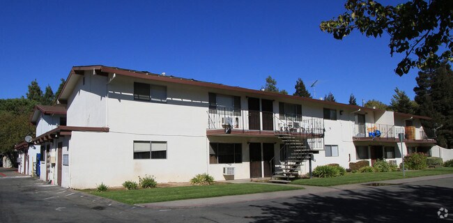Building Photo - 1969 Grande Cir