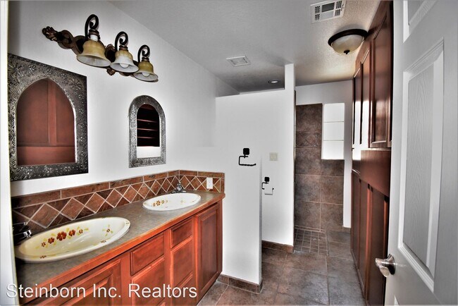 Foto del edificio - 3 br, 2 bath House - 2552 Los Misioneros