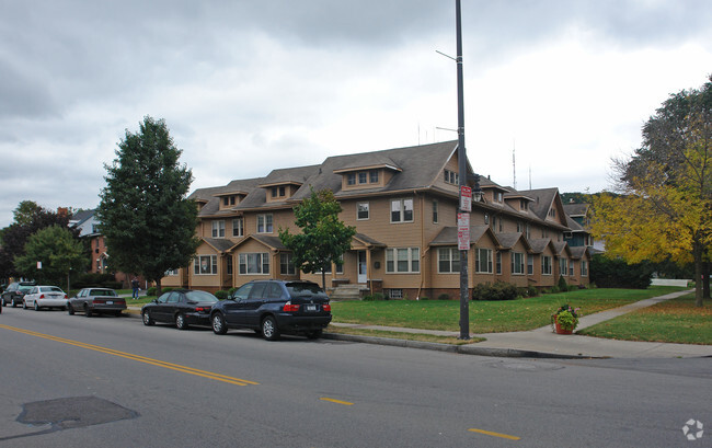 Townhomes - Townhomes at Monroe and Crossman