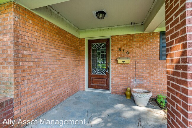 Foto del edificio - 2 br, 2.5 bath House - 819 River Rd