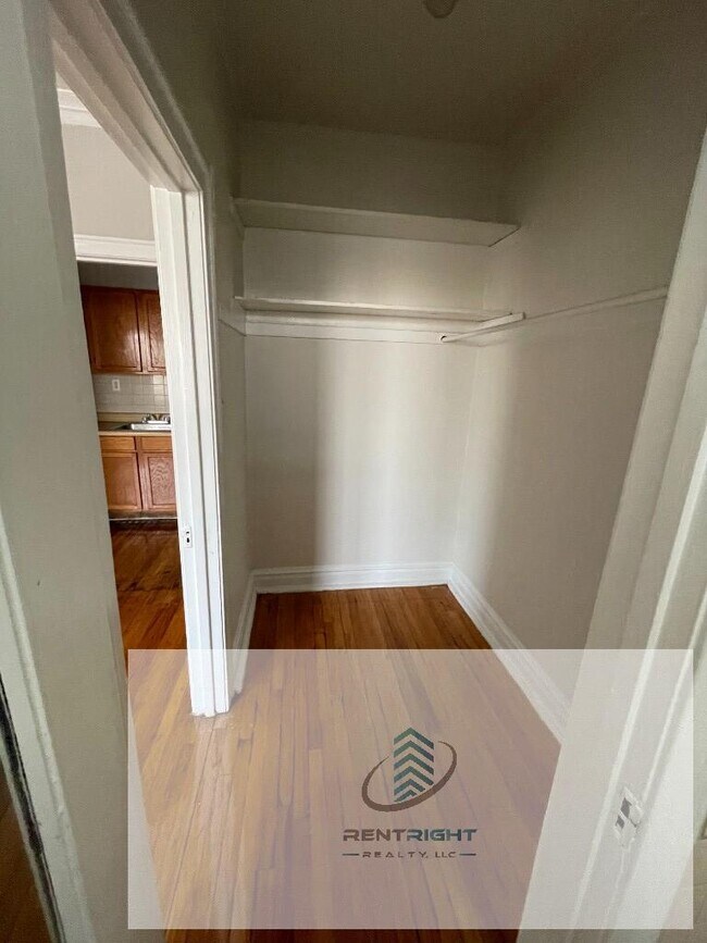 Foto del edificio - 4650 N Elston Ave