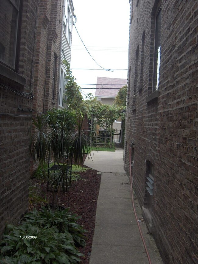 Foto del edificio - 4037 N Long Ave