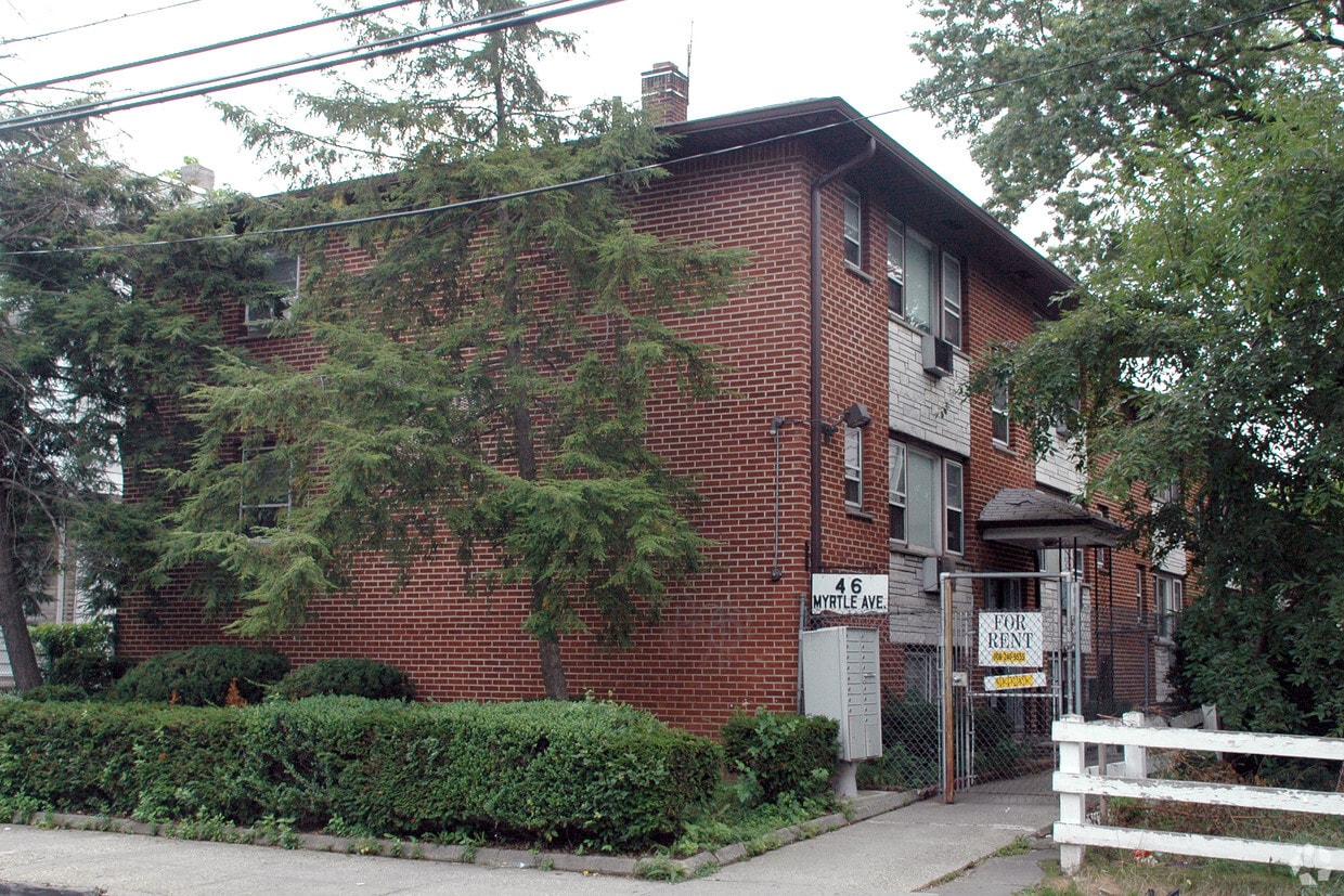 Primary Photo - 44-46 Myrtle Ave