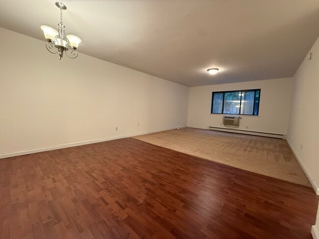 Building Photo - 1274 River Rd