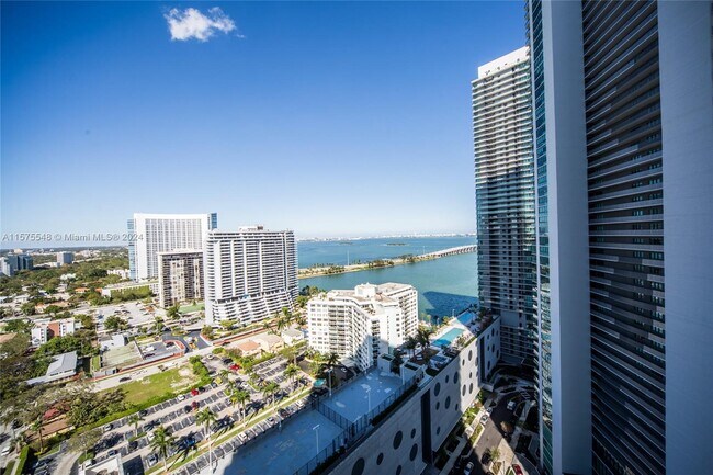 Foto del edificio - 501 NE 31st St