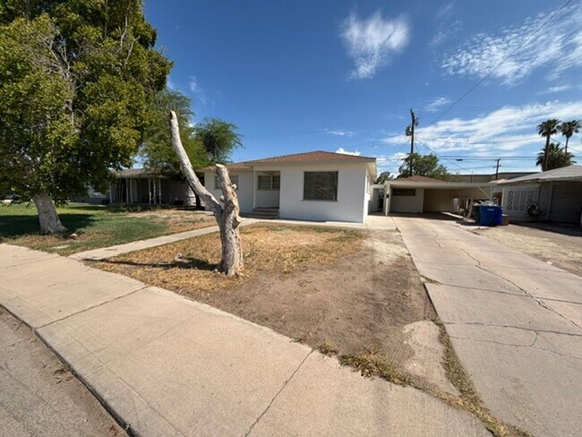 Foto del edificio - 1249 Sandalwood Dr