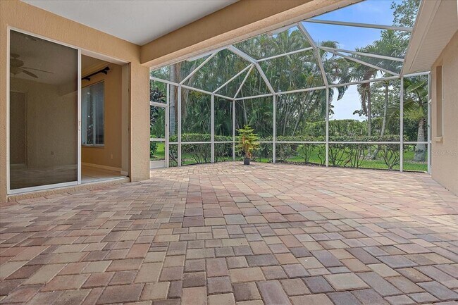 Foto del edificio - 6213 Donnington Ct