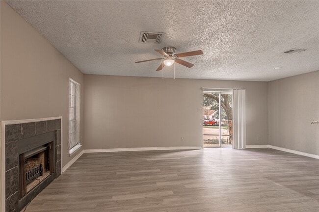 Building Photo - 1228 Ave O