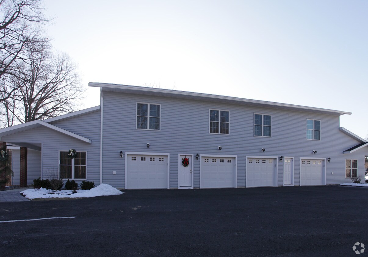 Foto del edificio - 575-579 Sand Creek Rd