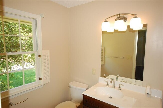 Building Photo - 3220 Normandy Ct NE